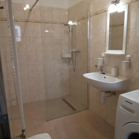 Zita Apartman